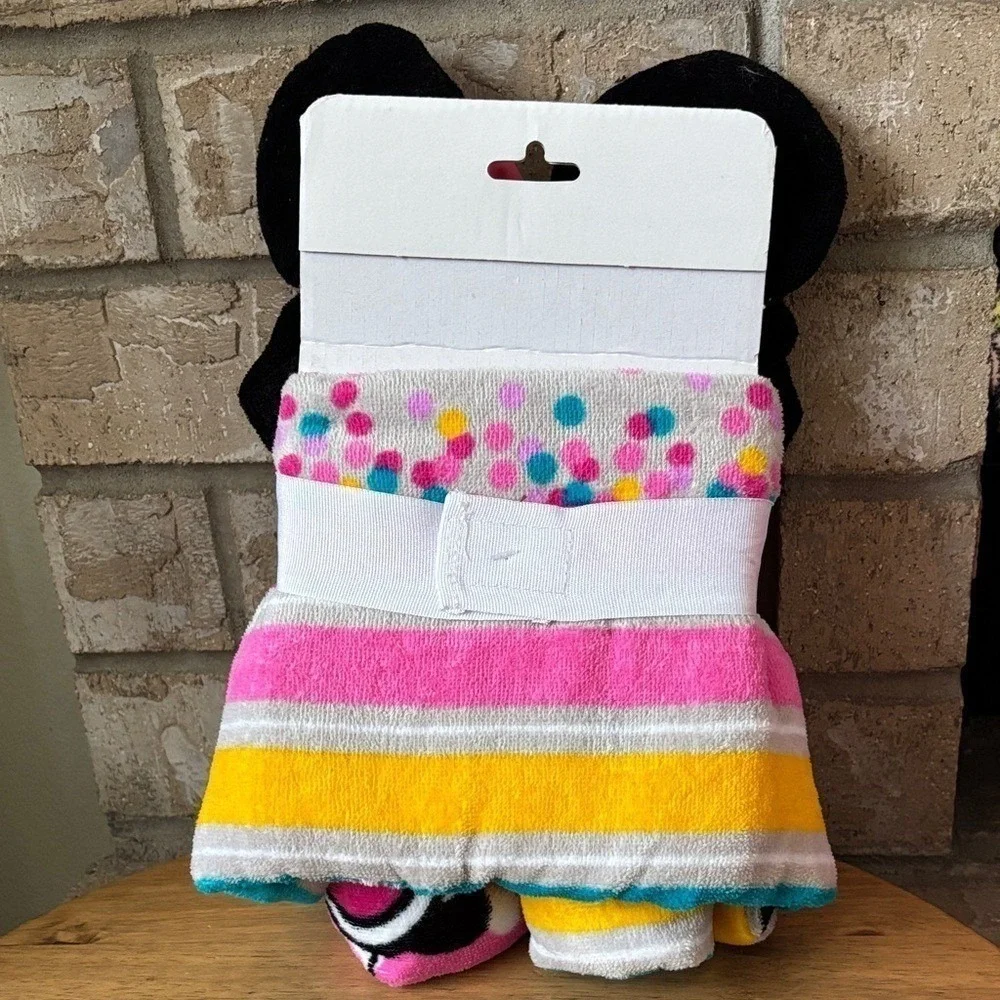 Disney Minnie Mouse Hooded Beach Swim Bath Towel 25